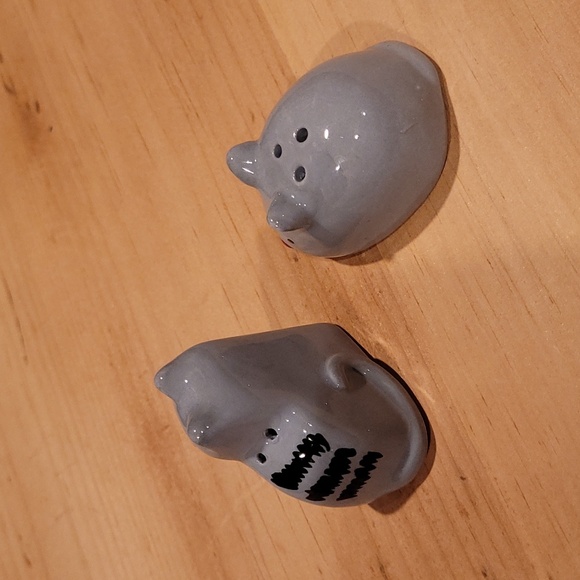 Novelty Gray Cat and Mouse salt & pepper shakers - Picture 2 of 6